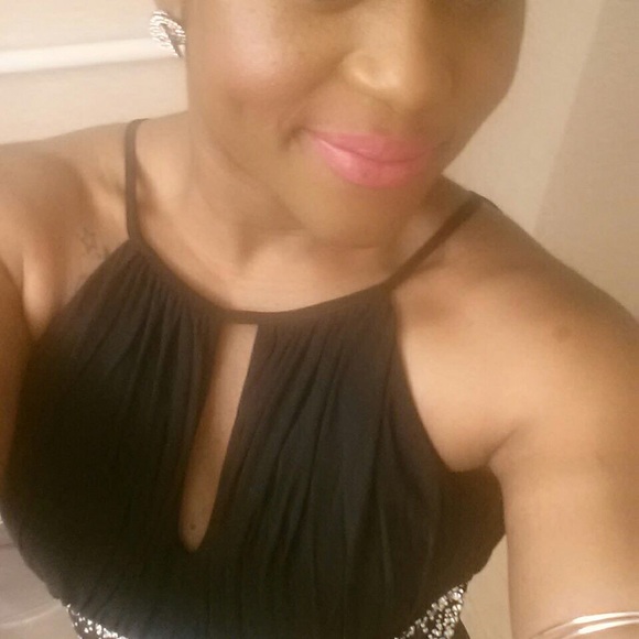 Keyhole Embellished Gown - Picture 5 of 6